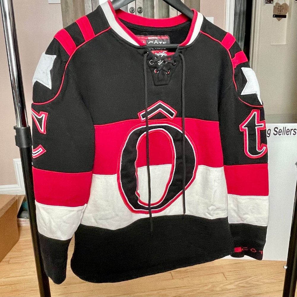 Cote De Nuits Hockey Jersey, Mens Size Large, Very Rare
